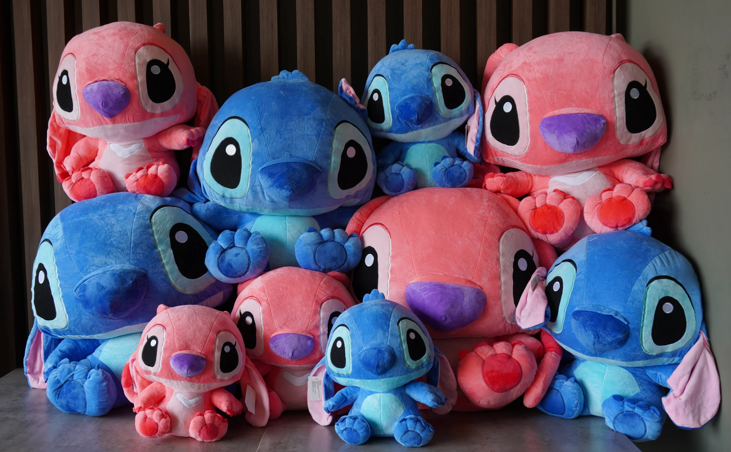 Peluche Ángela y Stitch costura manos y patas